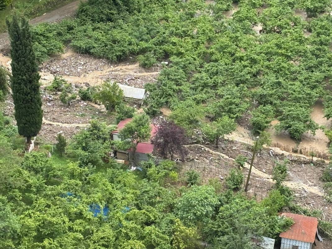 Sel suları Trabzon’u vurdu! Toklu deresi taştı, eski devlet sahil yolu Venedik’e döndü 41